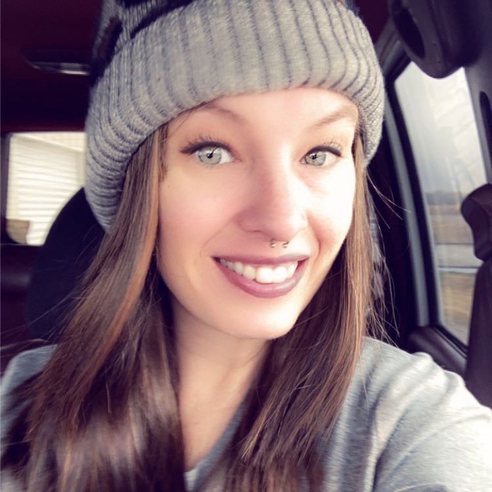 Meet your Posher, Adrienne